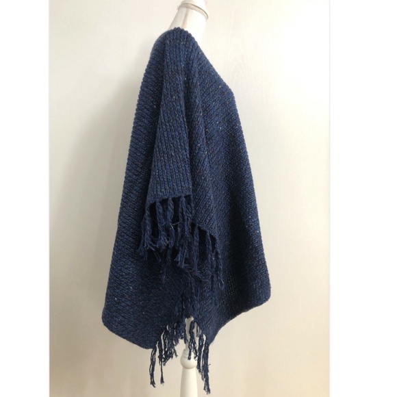 NWT $230 Max Sport Chunky Knit Poncho Cape L/XL Blue Asymmetrical Fringe - Picture 3 of 8